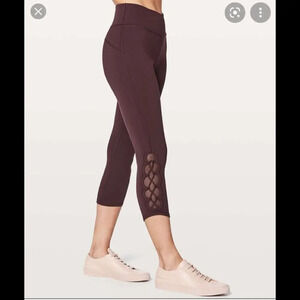 Lululemon Tied to It Crop Black Cherry Size 2